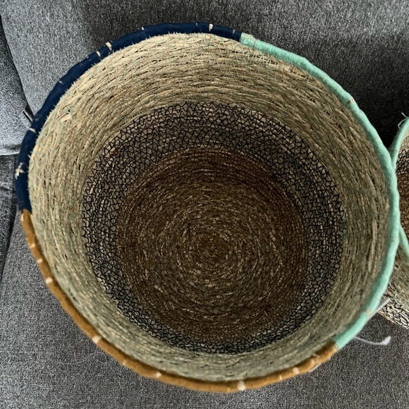 Set of 2 Woven Grass Baskets - Picture 4 of 4